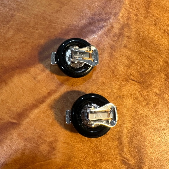 Kenneth Jay Lane Green and Black Clip-On Earrings with Silver Accents - Picture 4 of 7